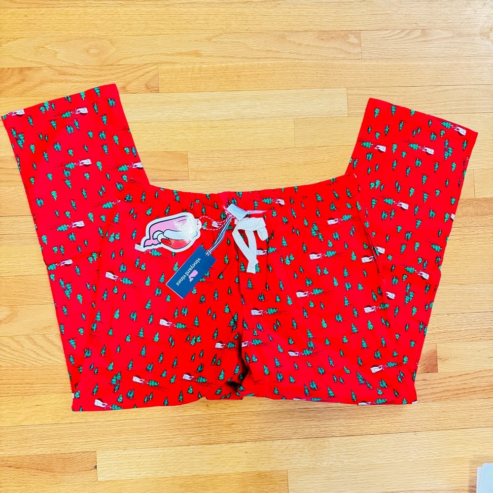 NWT 🎄🌲🐳Vineyard Vines Red Holiday Pajama Pants with Christmas trees